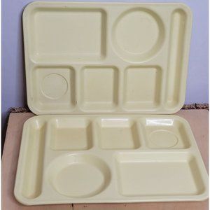 Vintage Arrowhead Melamine Divided Lunch Tray Set of 2 Pale Yellow 14 x 10 Inch